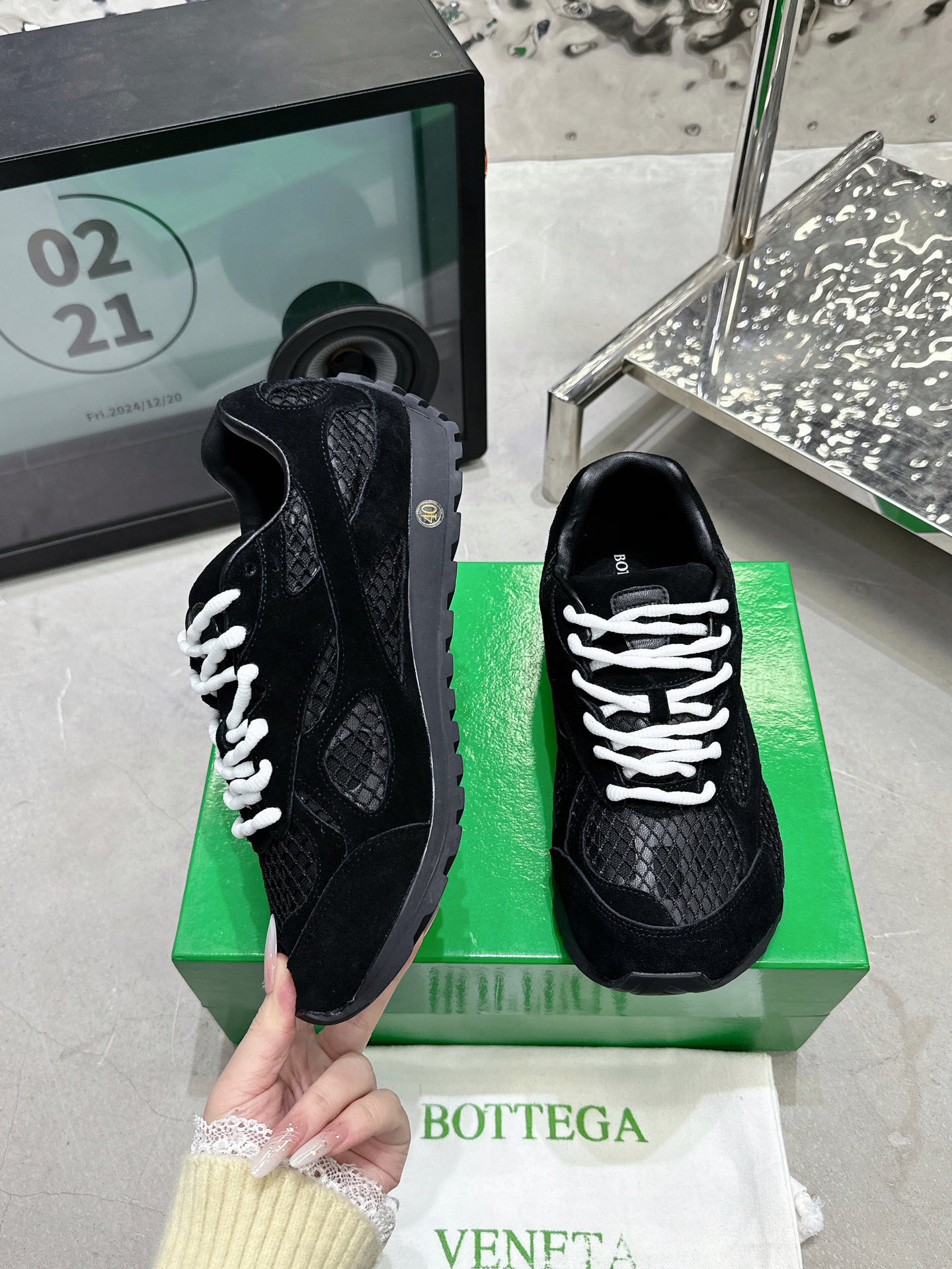 b0tte*a Ven*ta orbit sneaker