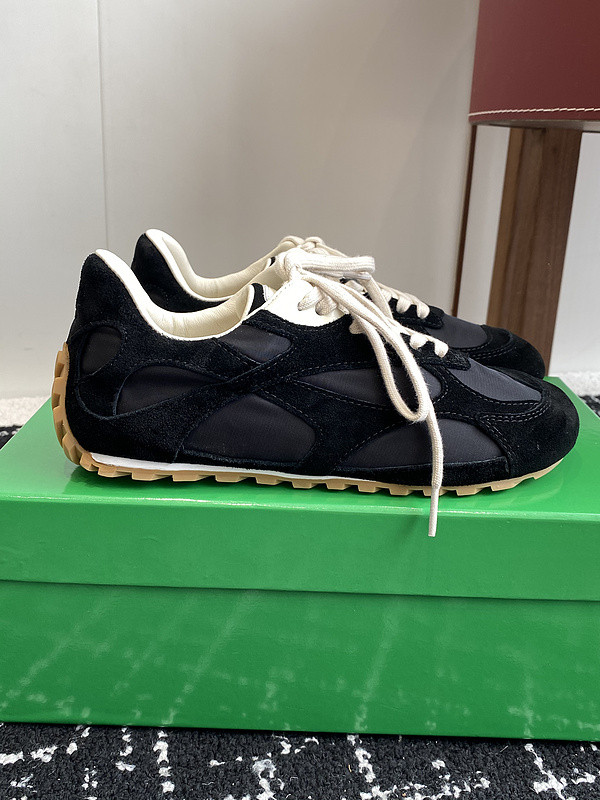 b0tte*a Ven*ta sneaker