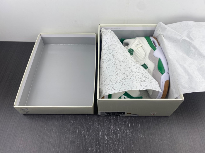 Nike SB x Air Jordan 4 ‘Pine Green’ DR5415-103