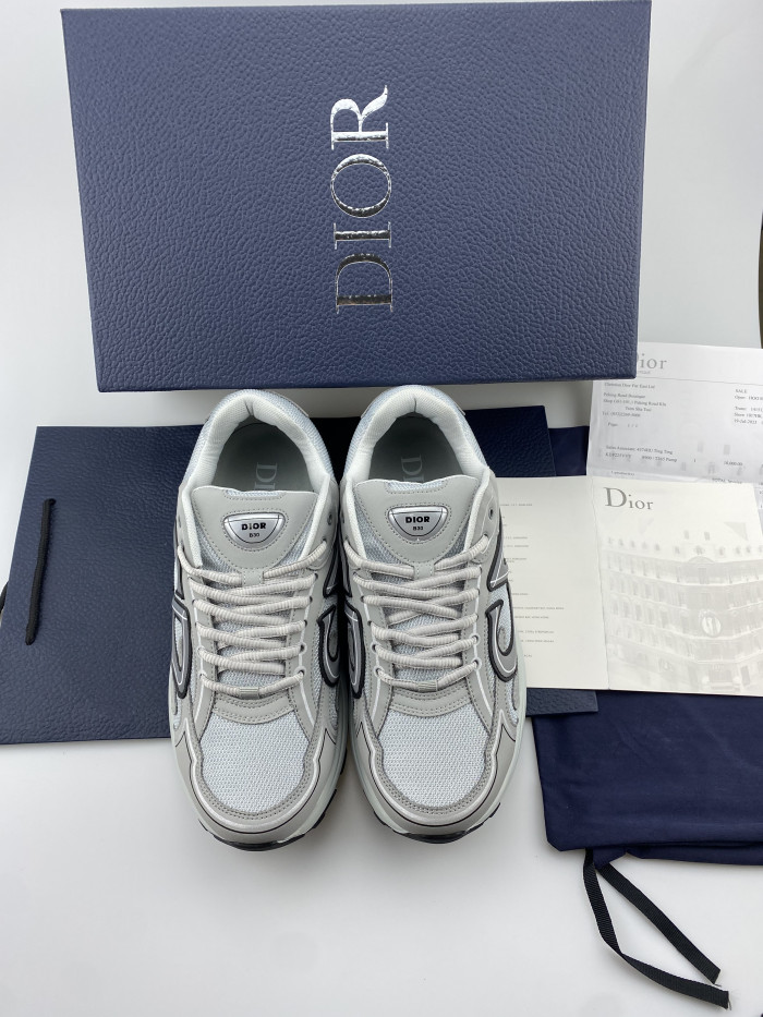 DR B30 Sneakers